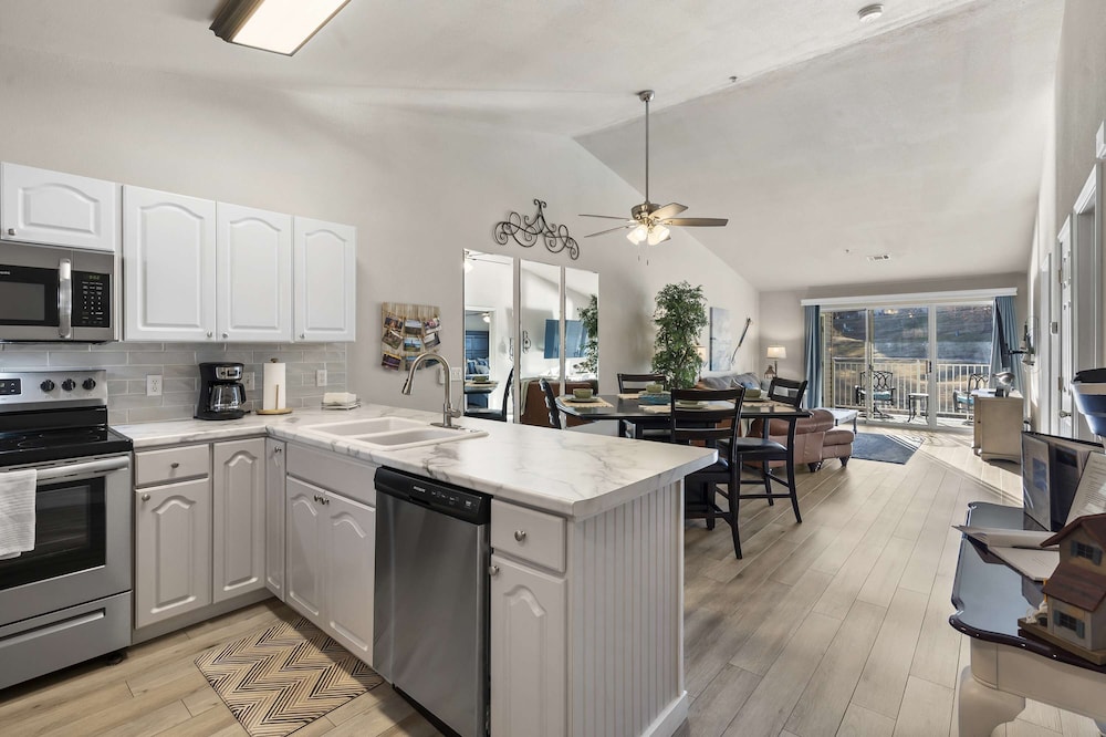 Calm Waters Condo Sleeps 4