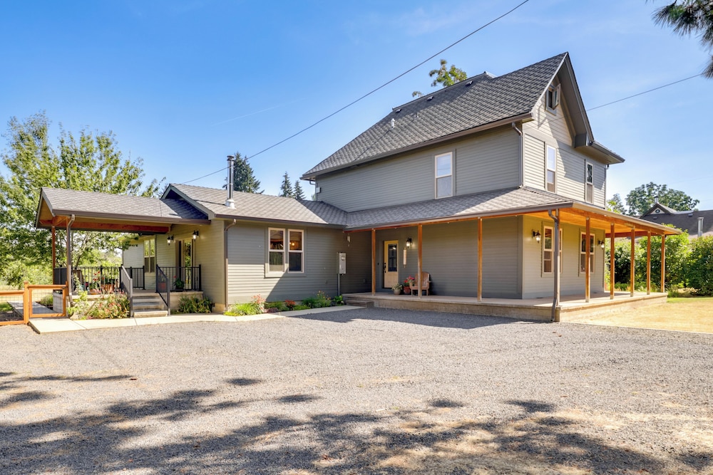 Half-mi to Scotts Mills Falls: Wine Country Apt