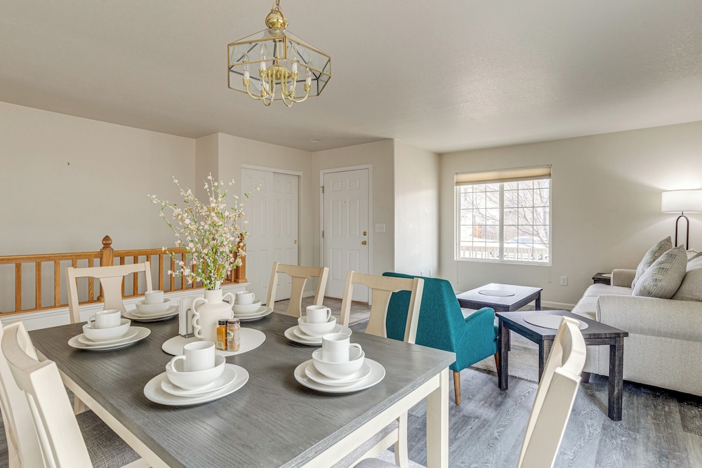 5 Mi to Cherry Creek State Park: Cozy Family Home!
