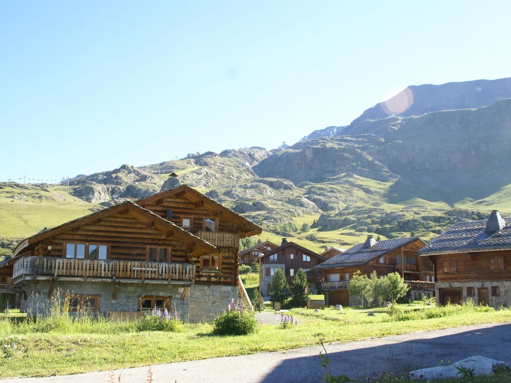 Huez Vacations - Chalet With Fireplace in Alpe D'huez - Property Image 6