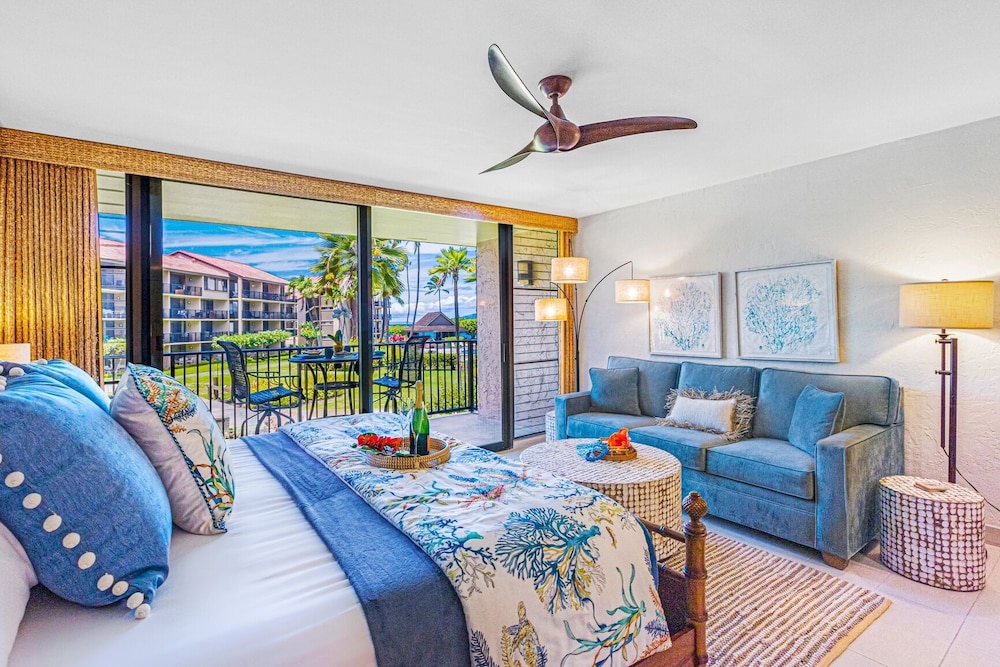 Papakea Oceanview Studio 0 Bedroom Condo by RedAwning view 2