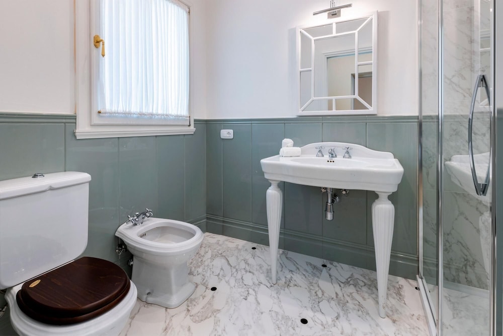 Fantastic 3 BD Apartment Near Santa Maria Novella Via Della Spada