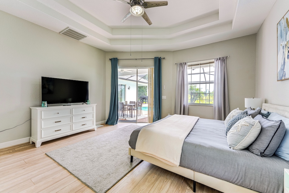 Game, Swim & Unwind: Lakeside Retreat Near Disney