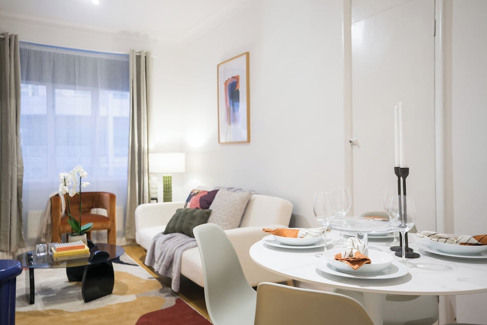 Perfectly Located Apartment Above Tube Station