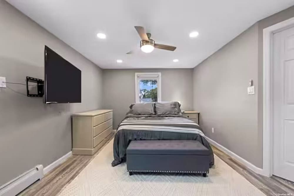 Newly Designed 3Br-2Ba Home