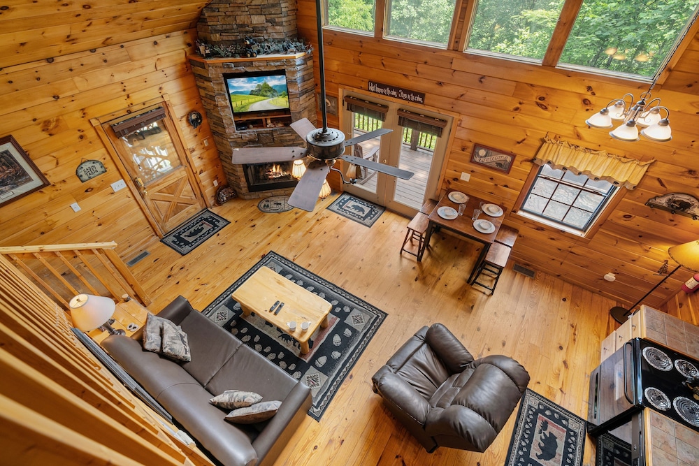 Caught Ya Peek'n 1 Bedroom Cabin by RedAwning