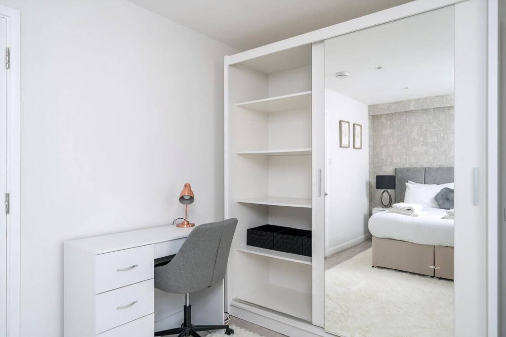 Modern South Wimbledon Stay