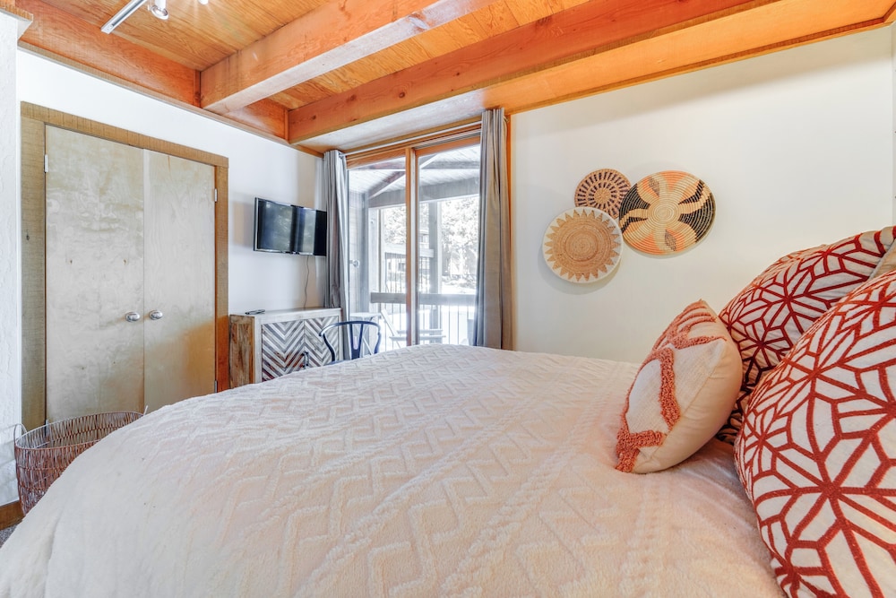 8 Mi to Lake Tahoe: Spacious Northstar Condo!
