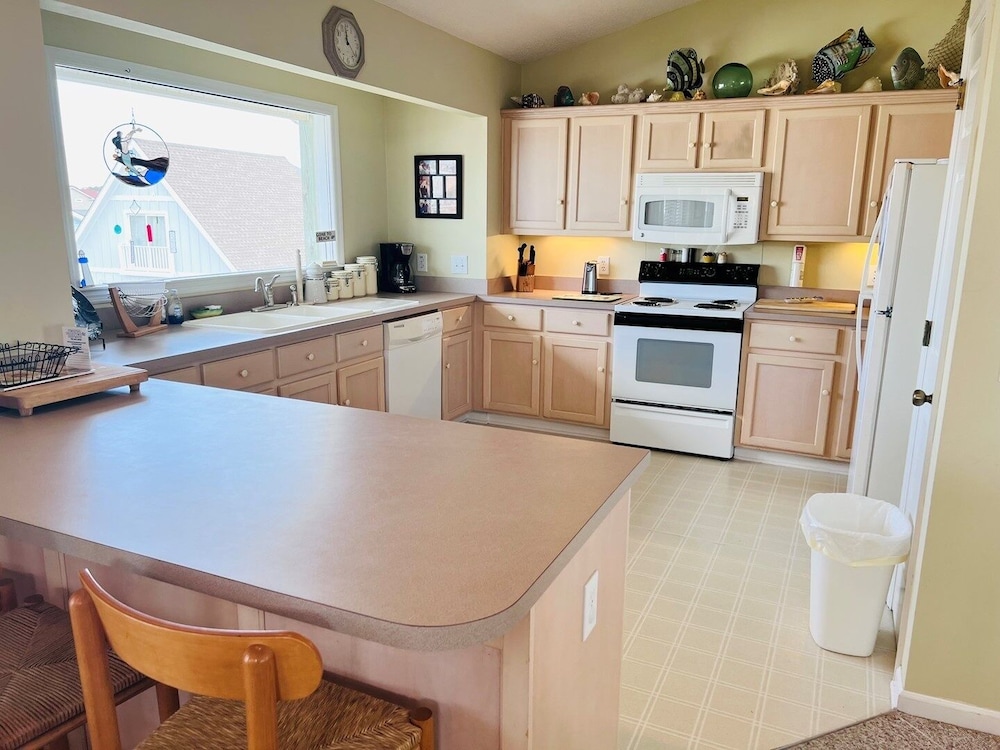 Le Tournesol 4 Bedroom Home by RedAwning - Property Image 42