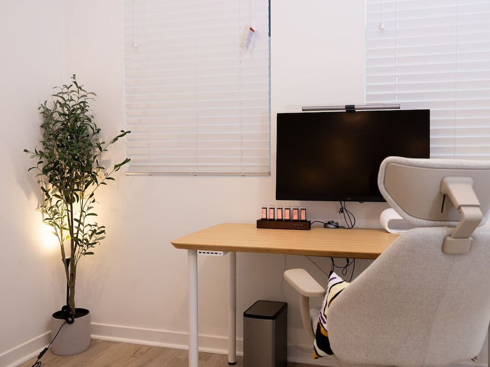 Modern Designer Stay Bright Chic Spacious