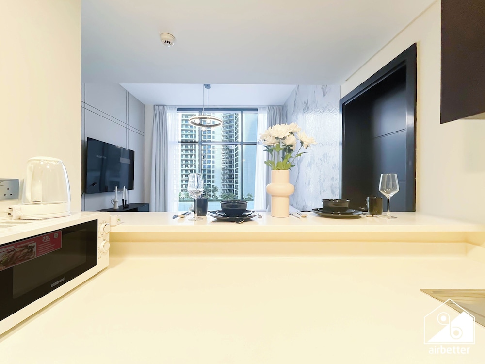 Luxury 2BR in Merano Tower Stunning City Views