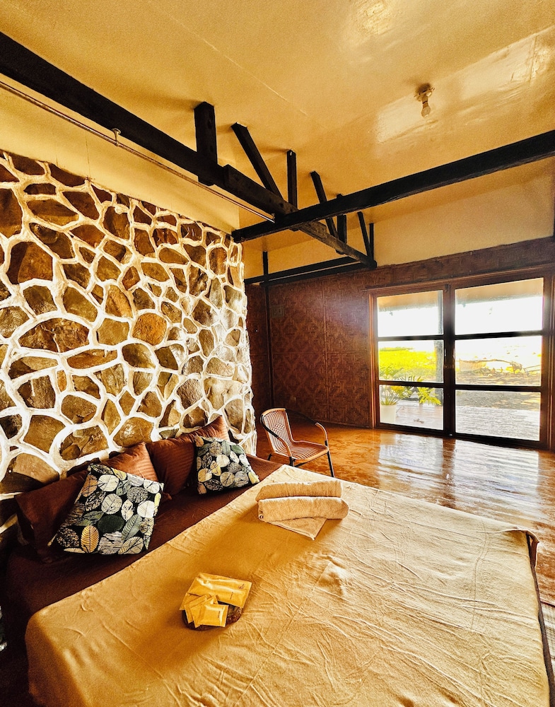 Playa Del Fuego Beach Hostel and Resort