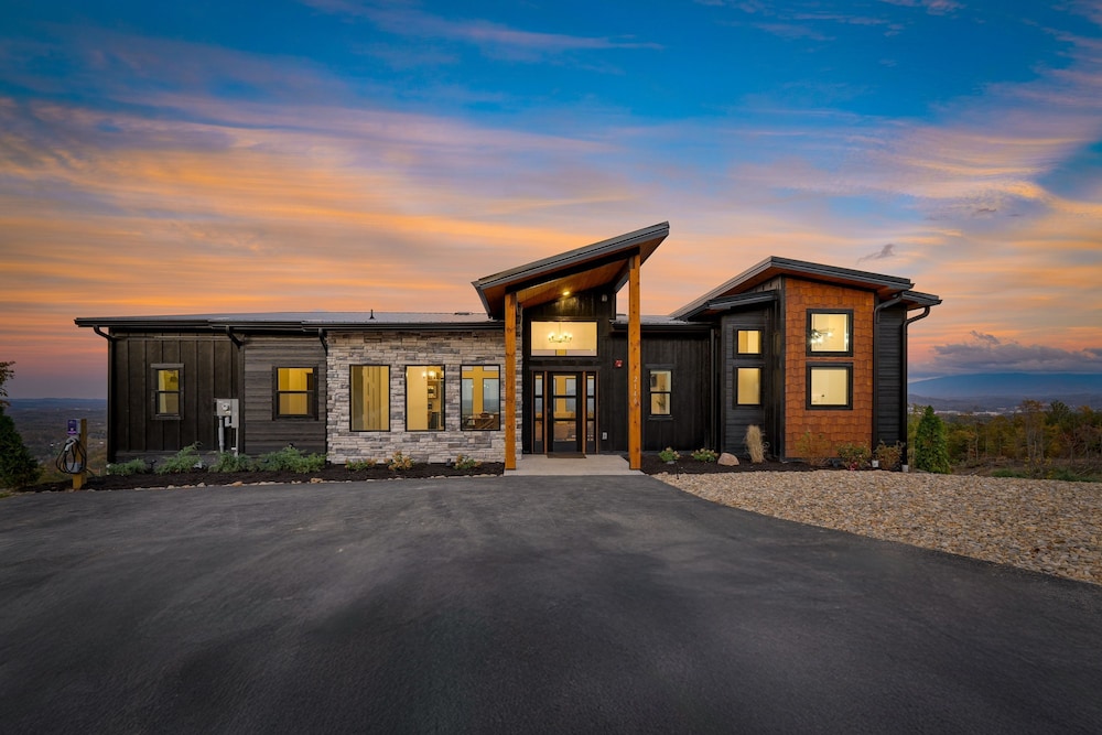 Whiskey Ridge - Avantstay Panoramic Views Infinity Pool Hot Tub Game Room