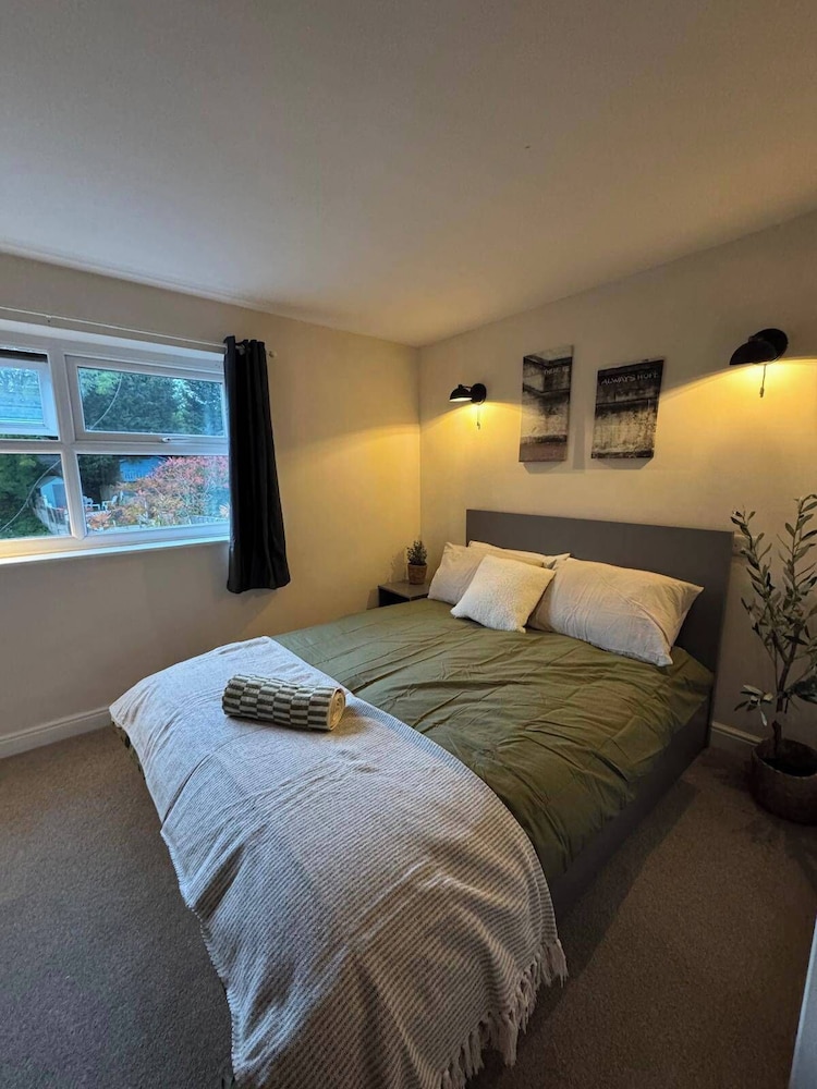 Winsford Woodford Cottage - Cozy Retreat