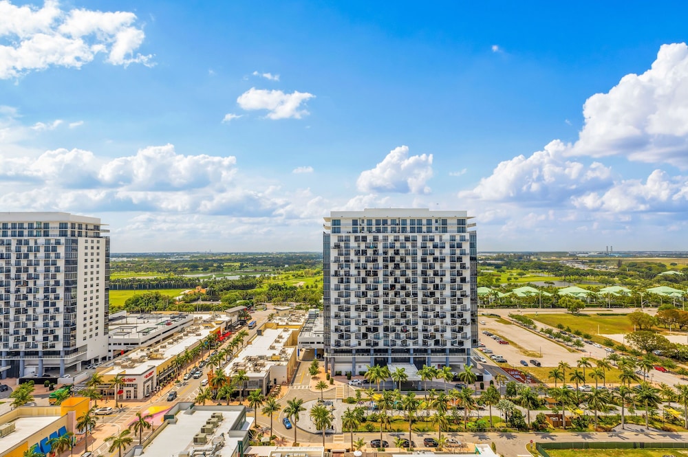 Modern Downtown Doral One-Bedroom Apt