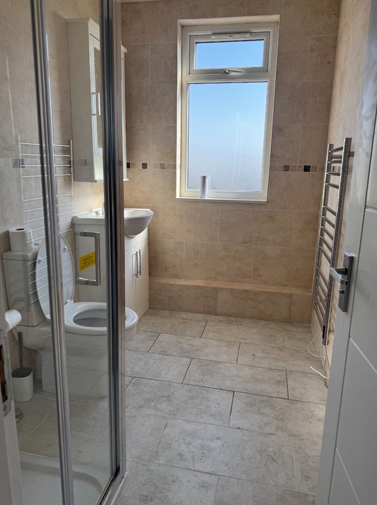 Close Central London 1 bed Apartment Sleeps 3