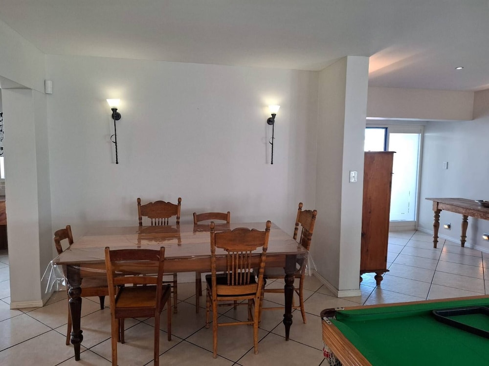 Oosiesrus - Charming Langebaan Villa With Garden View