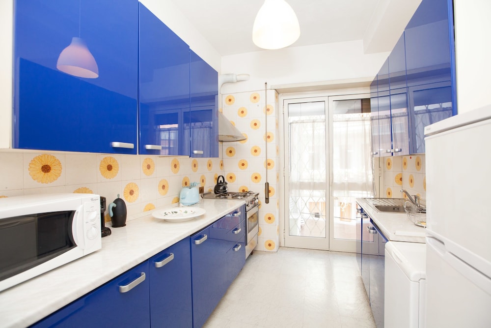 Rental In Rome Devoti Apartment