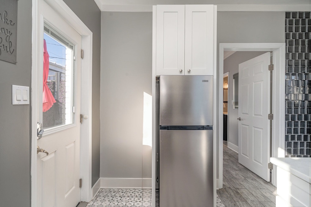 Opulent Pearl - Private Patio - Mins to Broadway