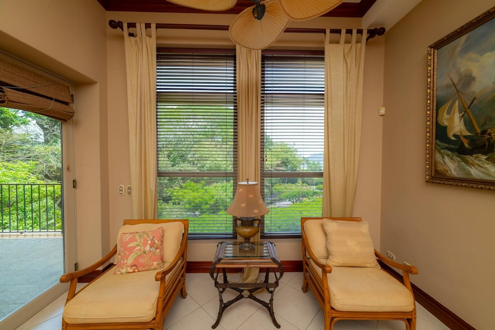 Bella Vista 8B 3 Bedr 3 1 2 Bath