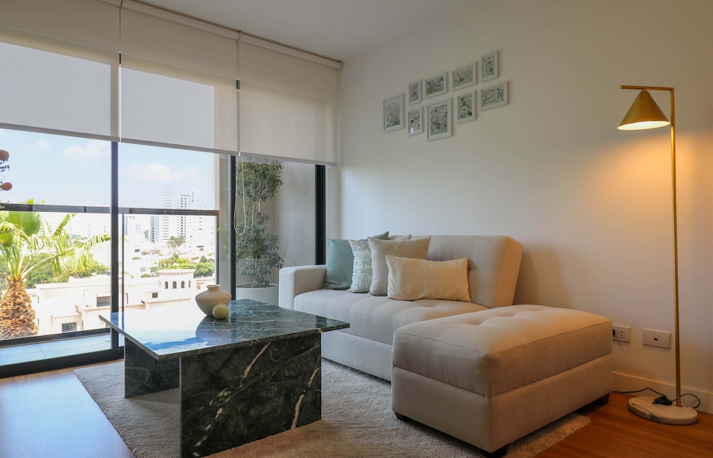 w Stunning 1BR w Great Deco in San Isidro