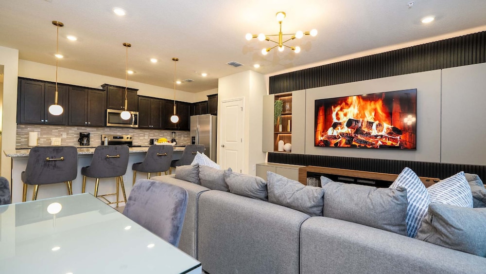 Upstay Family Fun 5BR Retreat w Pool Games Room