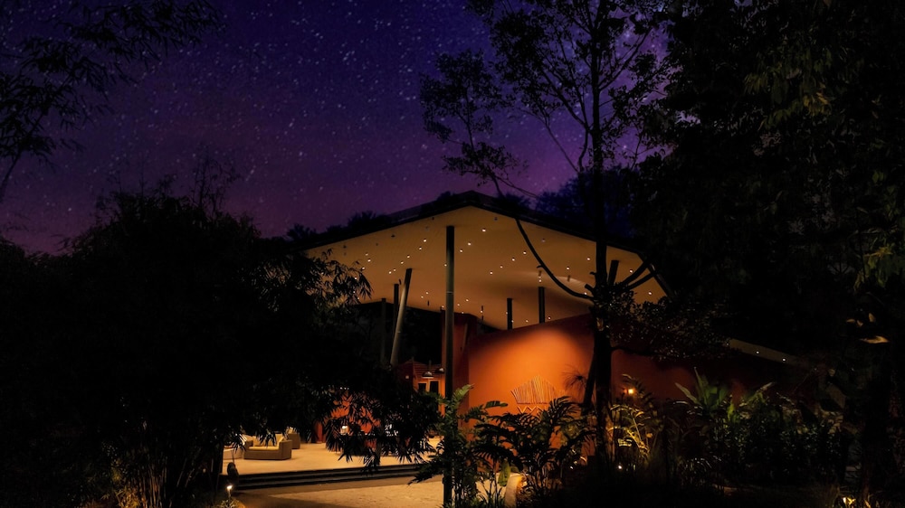 Vyna Hillock Resort and Spa