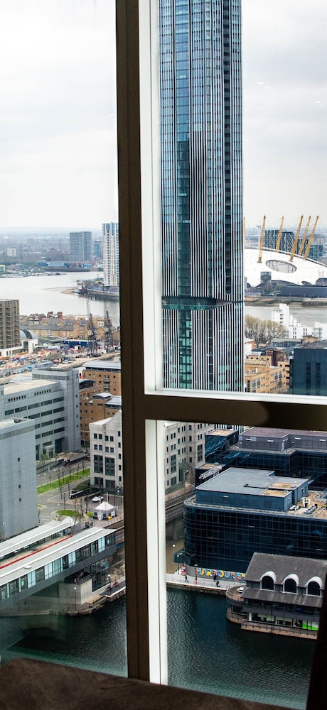 Charles Hope Apartment Canary Wharf