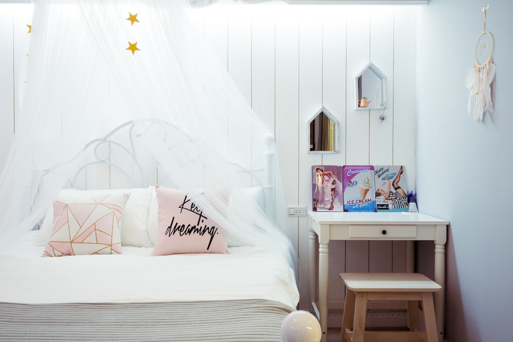 A Room Time