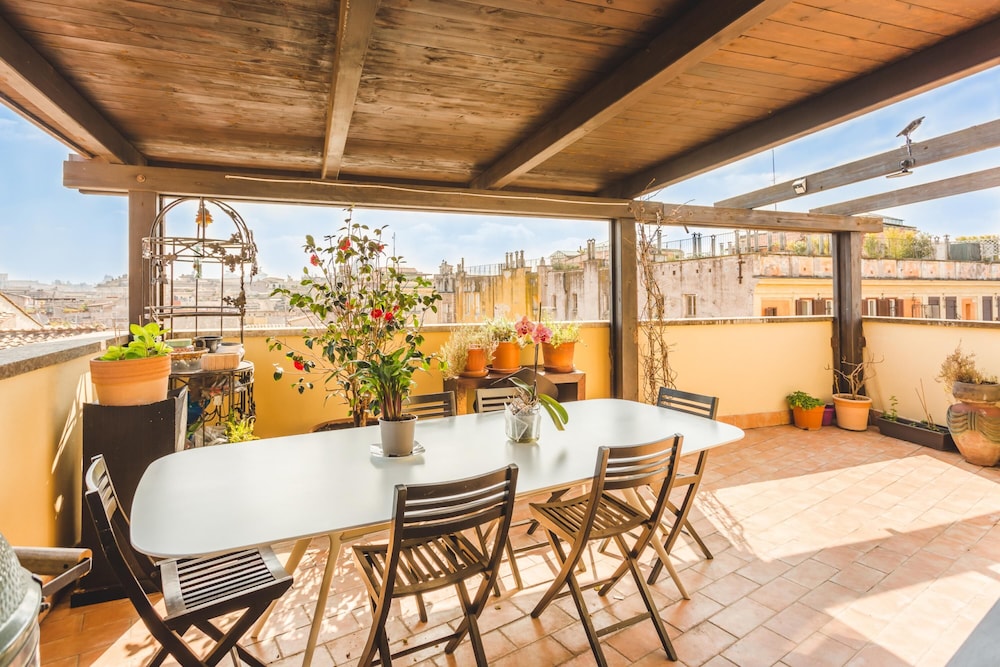 Treasurerome Navona Terrace Suite