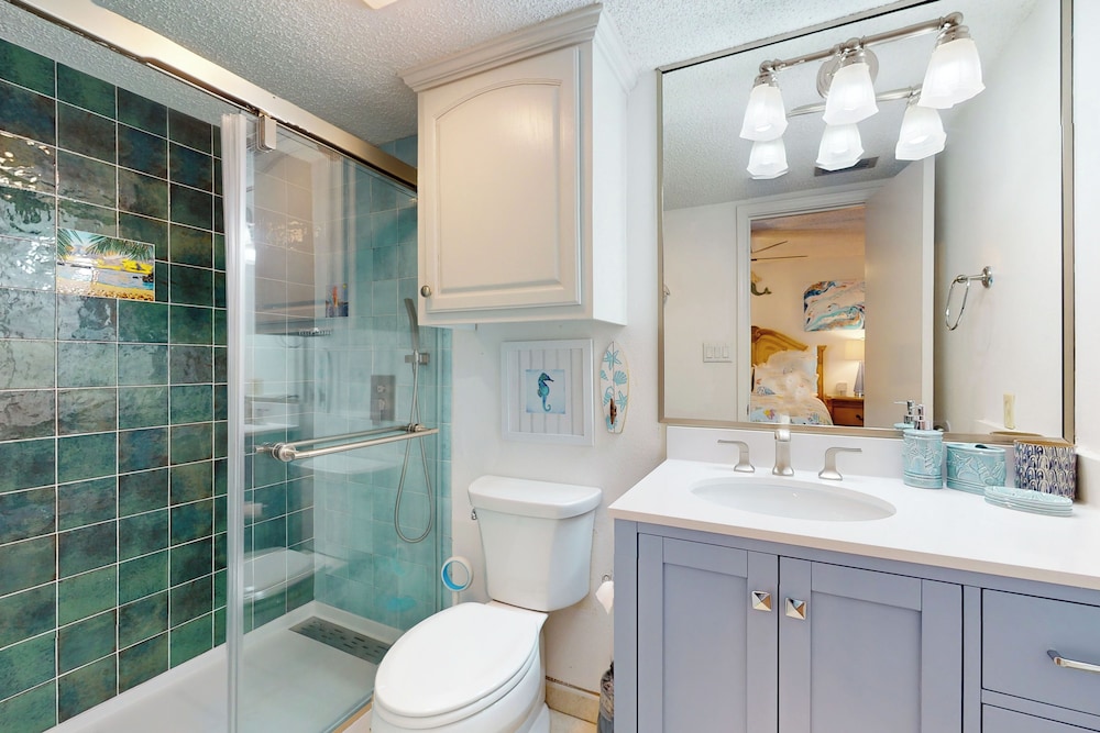 Beautifully Furnished Condo w/ Breathtaking Views