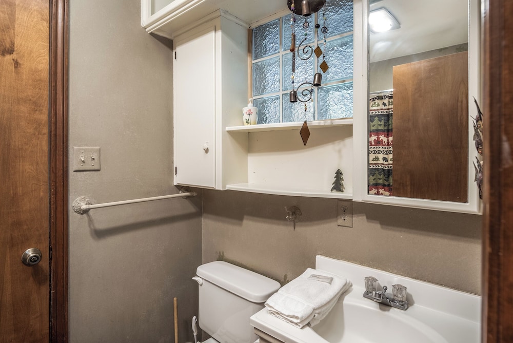 Tis Holiday Haus by Ruidoso Vacation Rentals