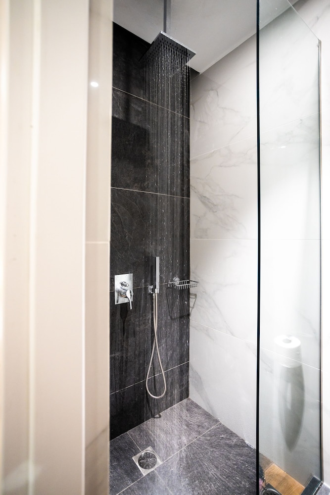Exclusive 3-bedroom Haven in Kolonaki Center