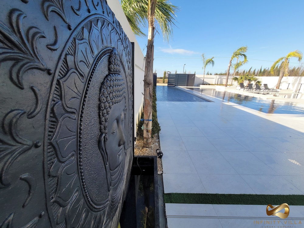 La Mirage Group Villas