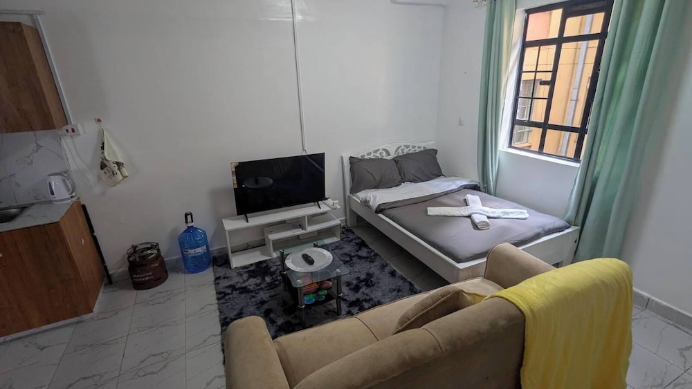 Studio 107, South B, Sana Sana
