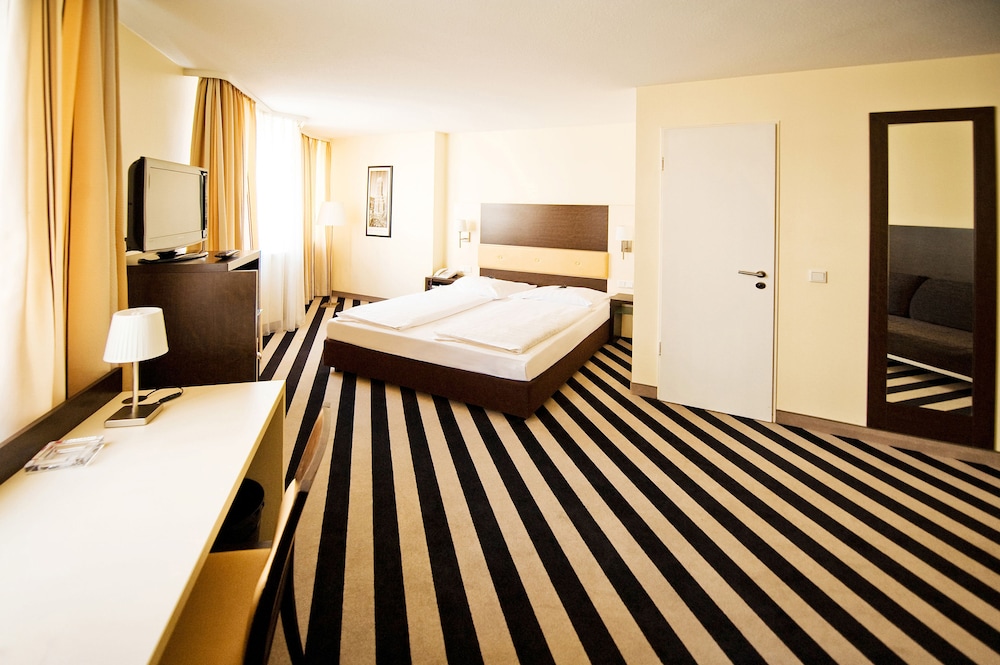 Frankfurt Vacations - Bristol Hotel Frankfurt - Property Image 37