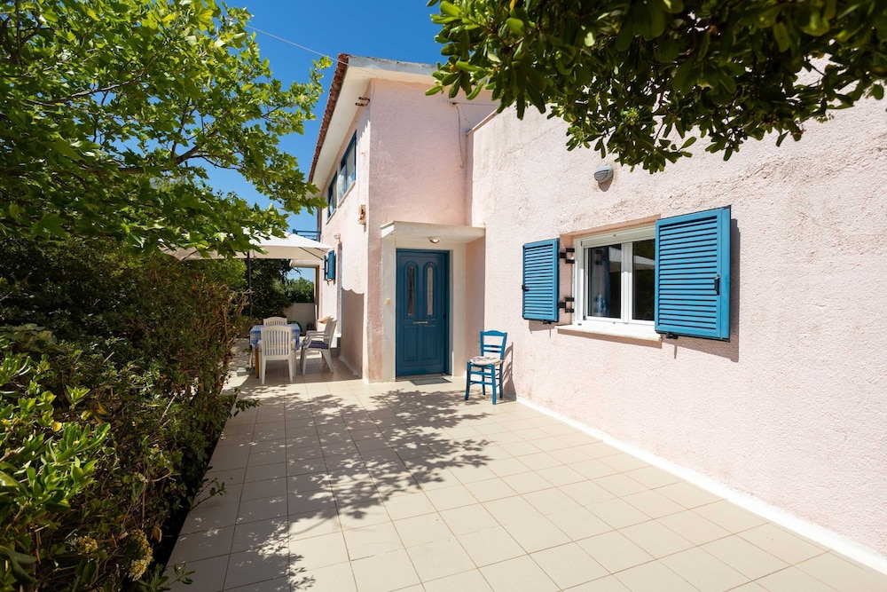 Agrilos Seafront Serenity - Waterfront Oasis