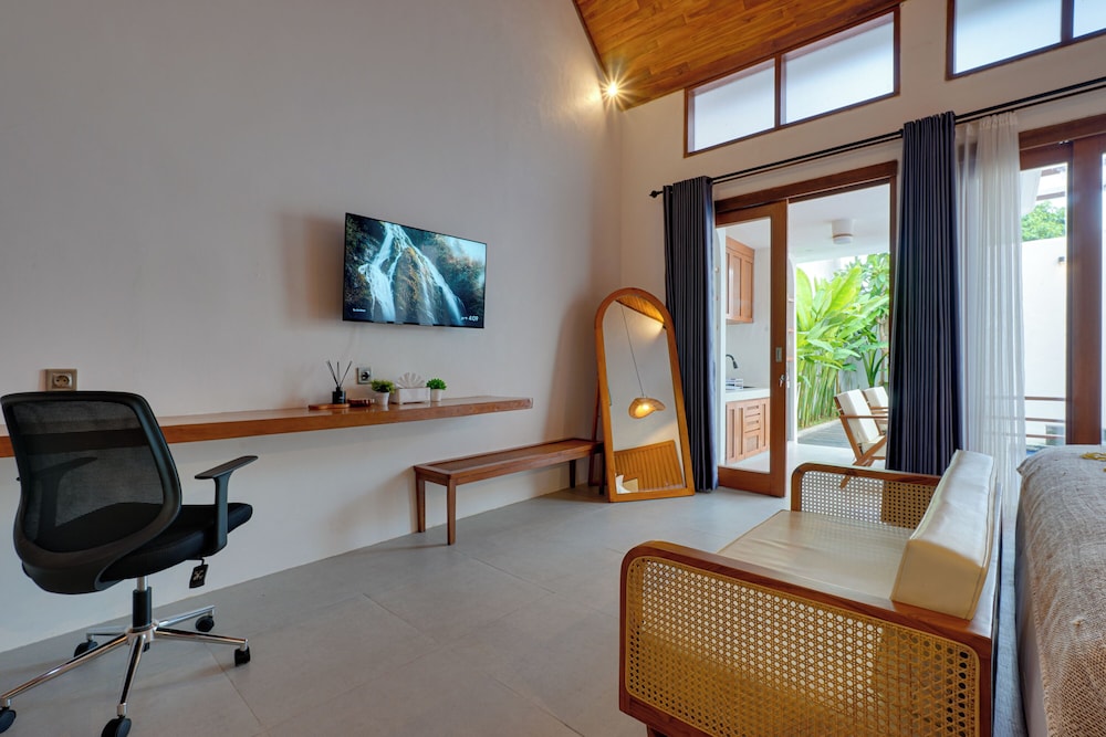 LaLuxe Villa and Residence