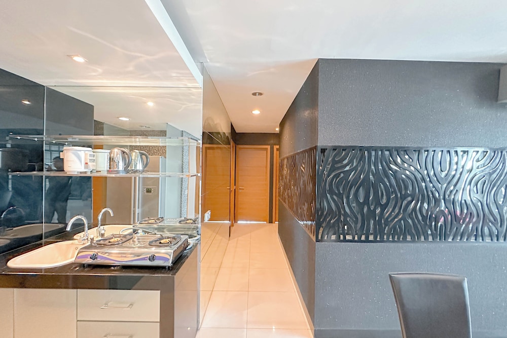 Spacious And Comfortable Living 3Br Apartment At Aryaduta Residence