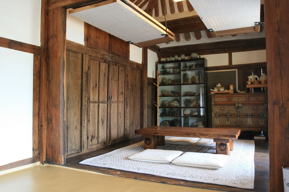 Yi Jin-rae's Historic House