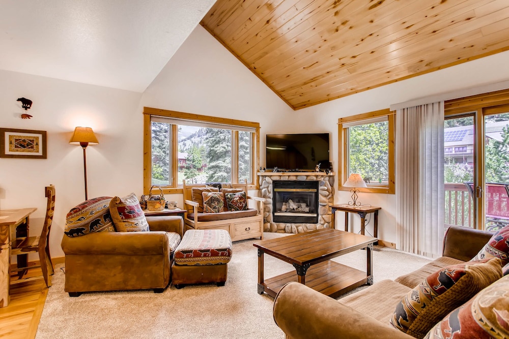 Estes Park Condos - Property Image 20