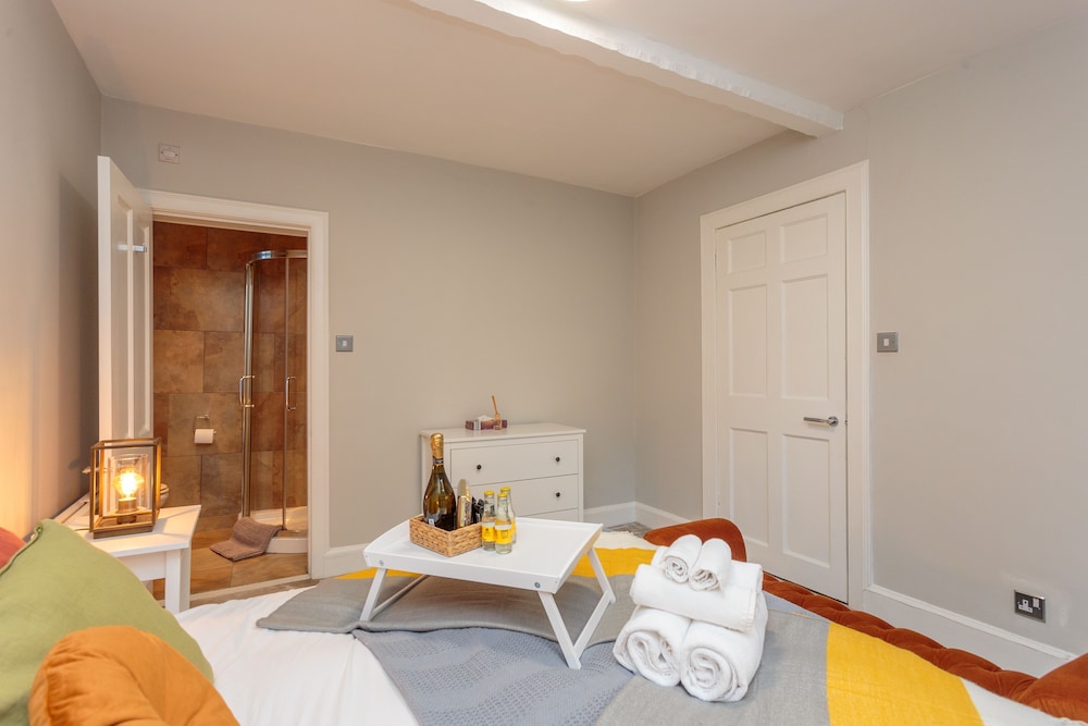 Beautiful Hideout in Center of Edinburgh - Business - Holidays view 3