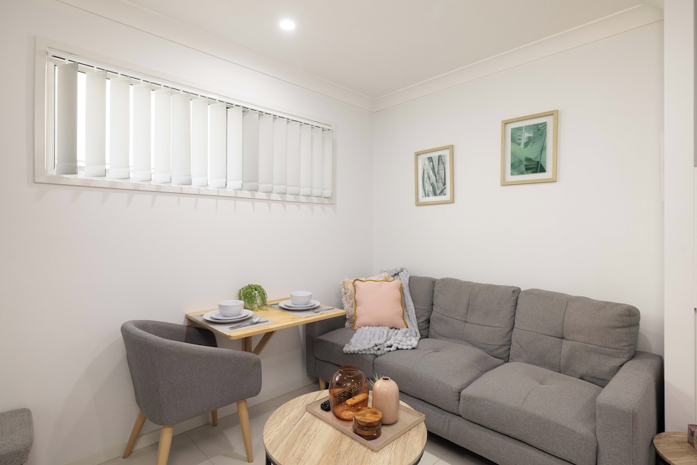 Smart Suites Self Check-in Apartments - 39A Freney