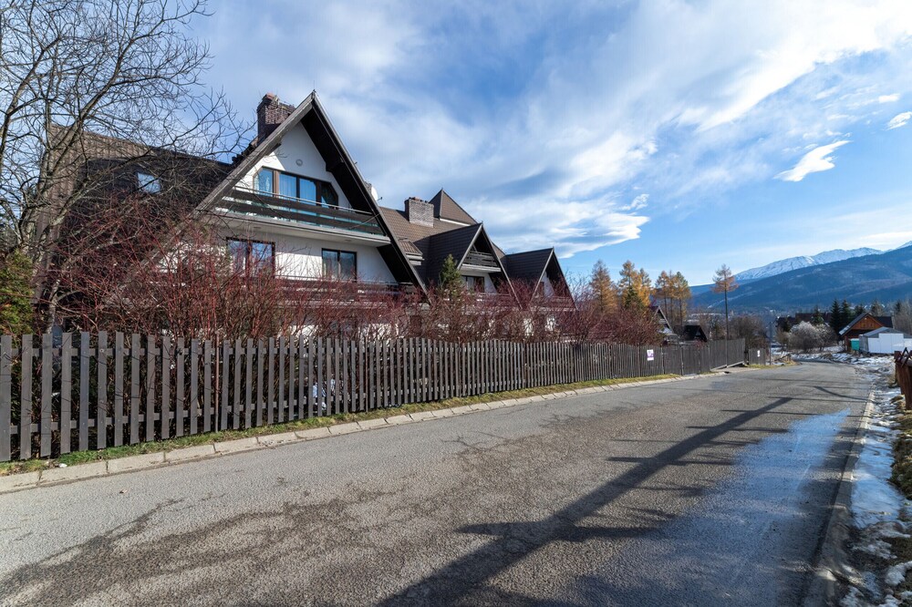Mountain View Czajki by Renters view 3