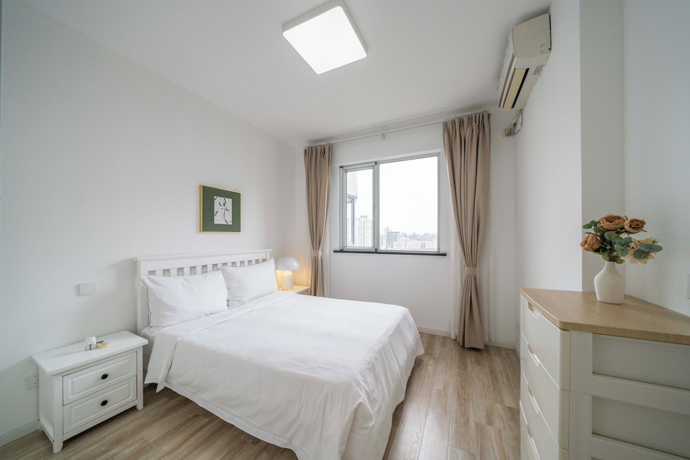 Tyms 4BR 2BA APT TianShan Changning