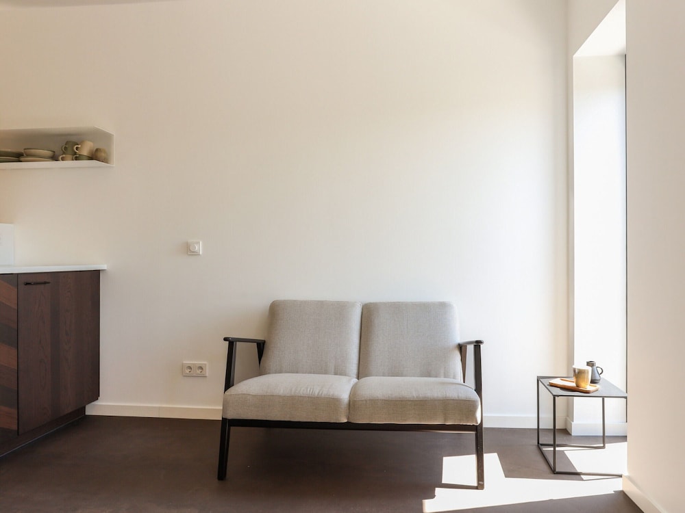 Modern Suite Near Beach
