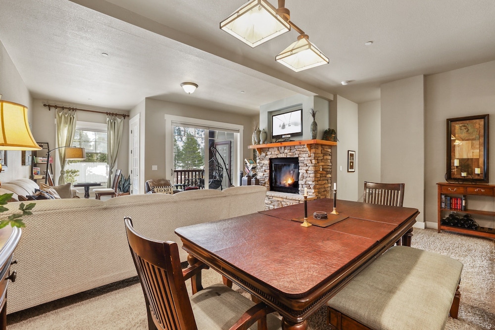 Spacious Elegance-Kirkwood-Timber Ridge 3 Bedroom 3 Residence