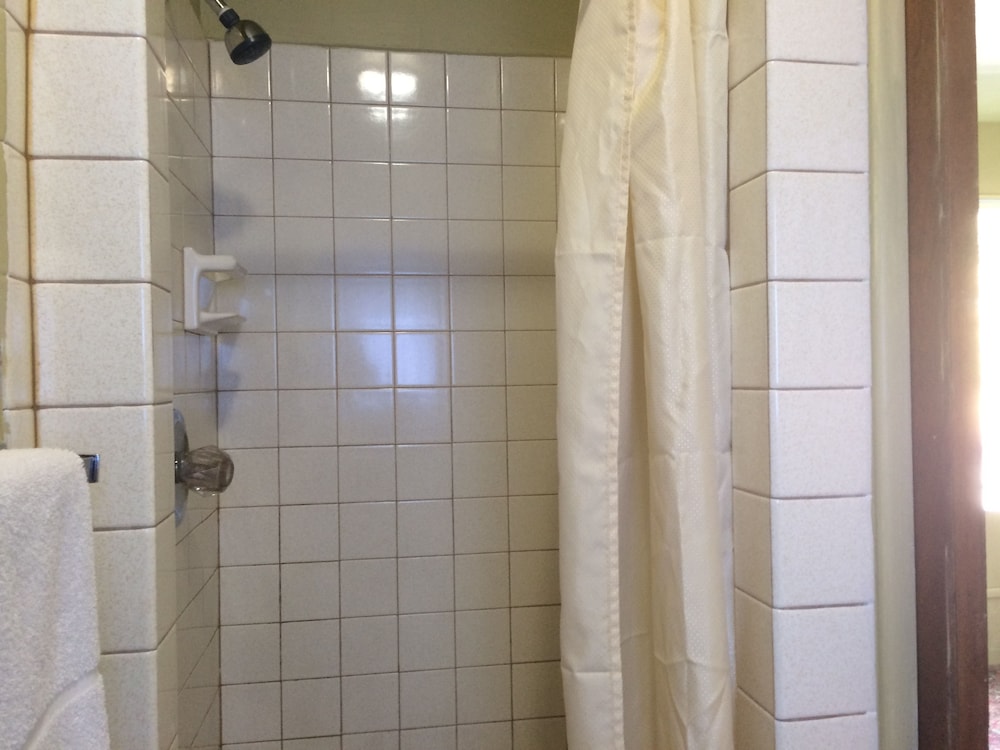 Quick Stop Motel - Property Image 12