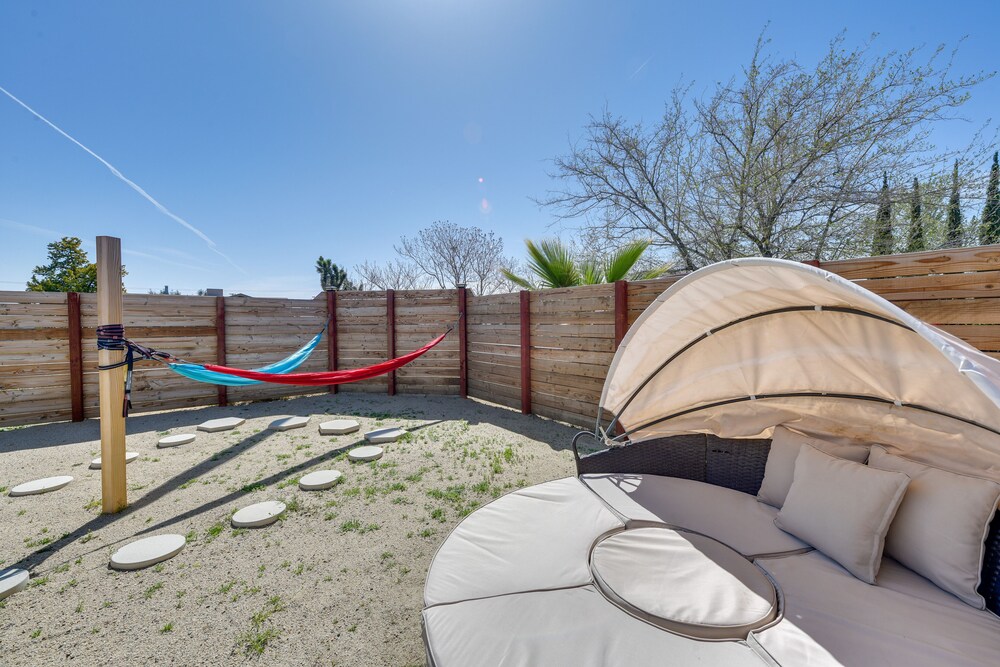 Charming Desert Cottage: 11 Mi to Joshua Tree view 2