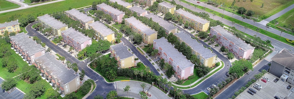 Vista Cay Resort, Next To Universal 821 3 Bedroom Townhouse